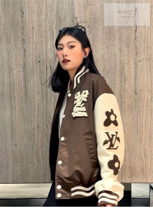 Louis Vuitton 루이비통 엠브로이더드 바시티 자켓 의류 22번 이미지