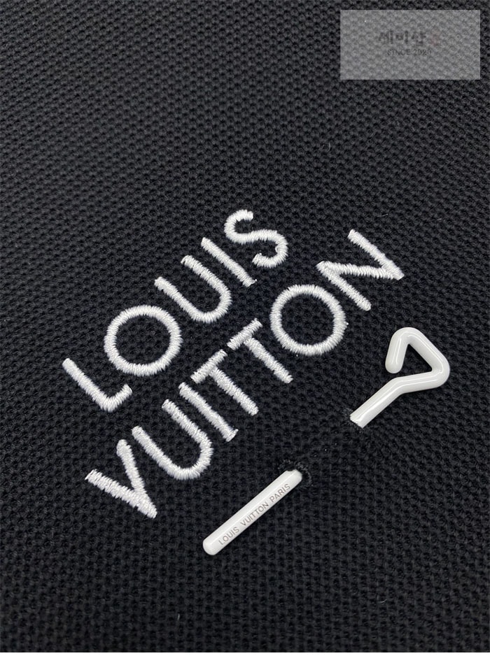 Louis Vuitton 루이비통 엠브로이더드 시그니처 쇼트 슬리브 피케 반팔 의류 23번 이미지