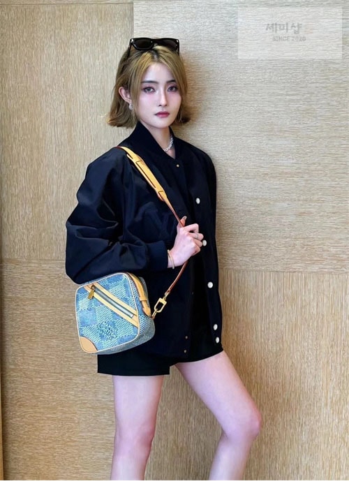 Louis Vuitton 루이비통 엠브로이더드 LV 러버 블루종 자켓 의류 4번 이미지