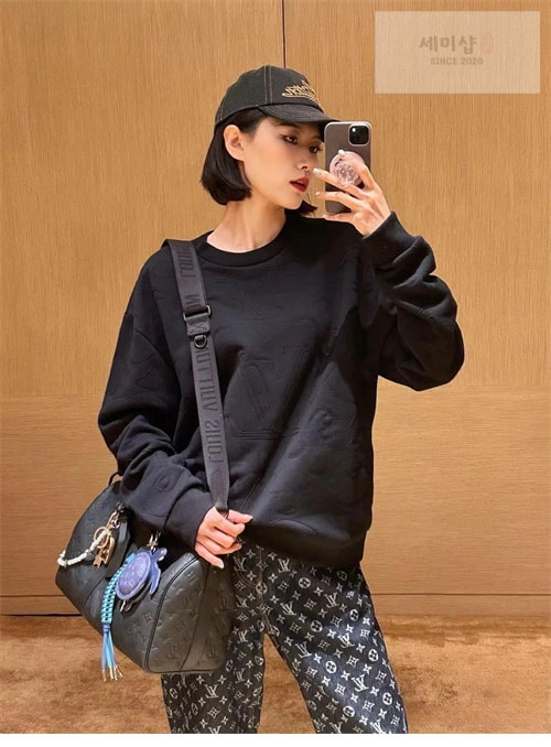 Louis Vuitton 루이비통 엠브로이더드 LV 아라베스크 크루넥 맨투맨 의류 2번 이미지