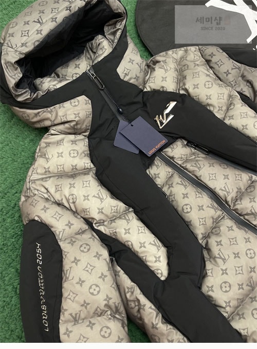 Louis Vuitton 루이비통 2054 히트 리액티브 푸퍼 의류 3번 이미지