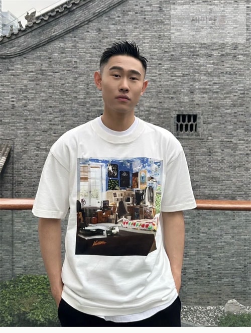 Louis Vuitton 루이비통 23AW LV Teen Bedroom 프린트 반팔 티셔츠 의류 1번 이미지