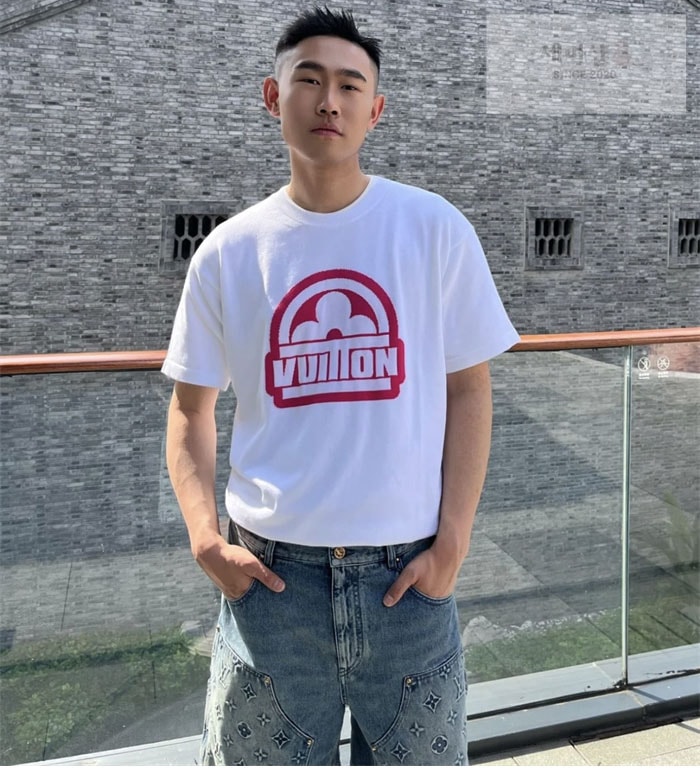 Louis Vuitton 루이비통 23SS 비통 모노그램 반팔 크루넥 티셔츠 의류 17번 이미지