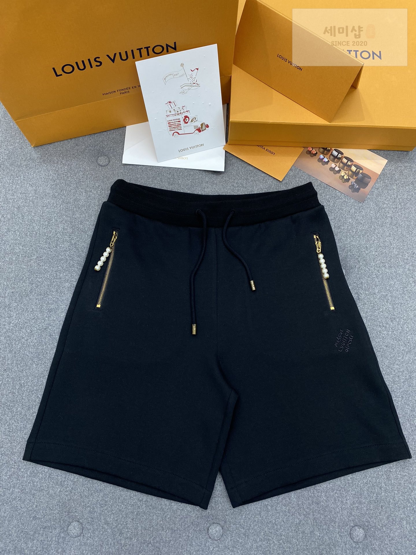 Louis Vuitton 루이비통 24SS 포켓 지퍼 진주 장식 톤온톤 자수 코튼 저지 쇼츠 레플리카 4번 이미지 - 의류 | 세미샵 레플리카 사이트
