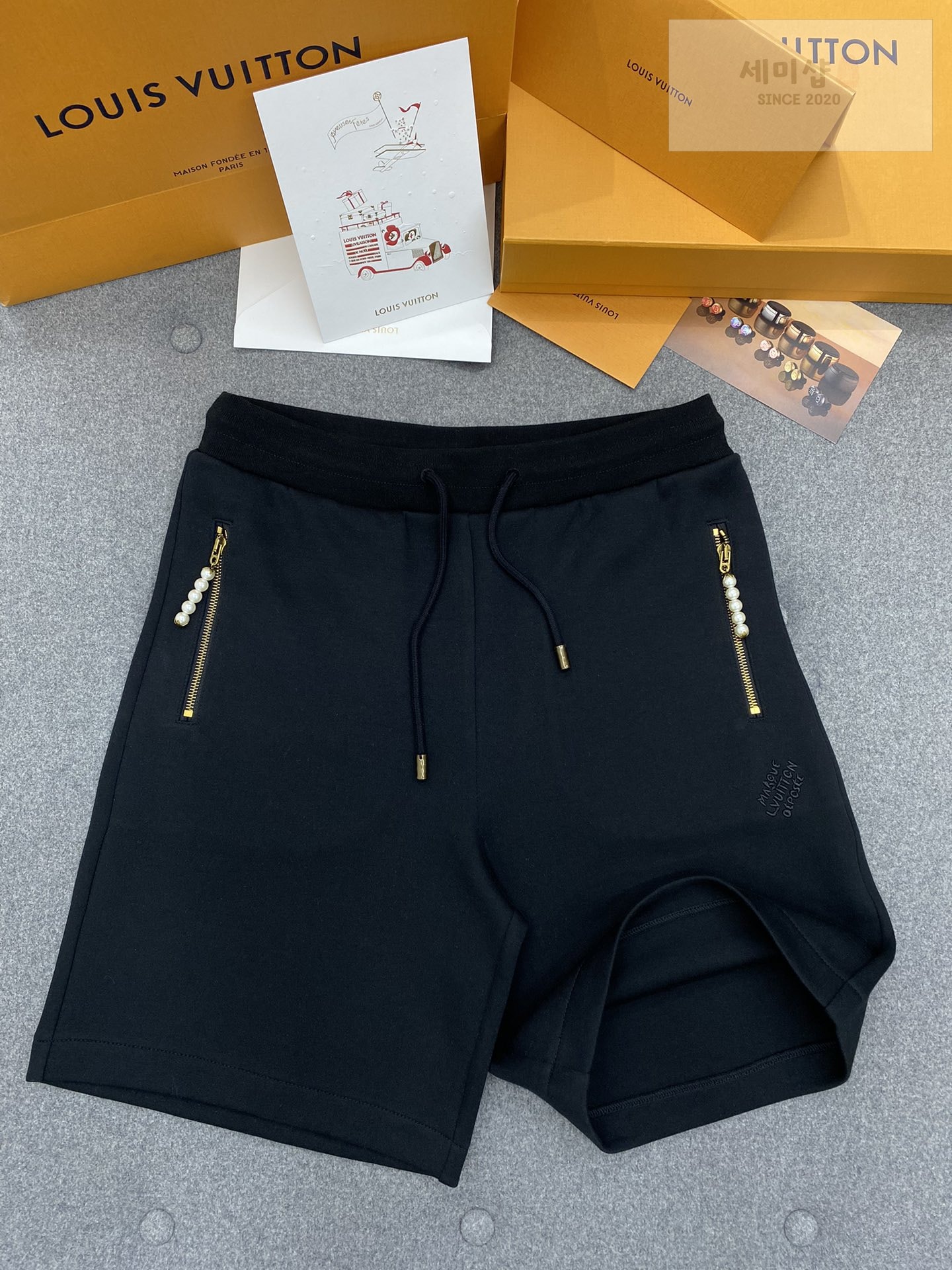 Louis Vuitton 루이비통 24SS 포켓 지퍼 진주 장식 톤온톤 자수 코튼 저지 쇼츠 레플리카 5번 이미지 - 의류 | 세미샵 레플리카 사이트