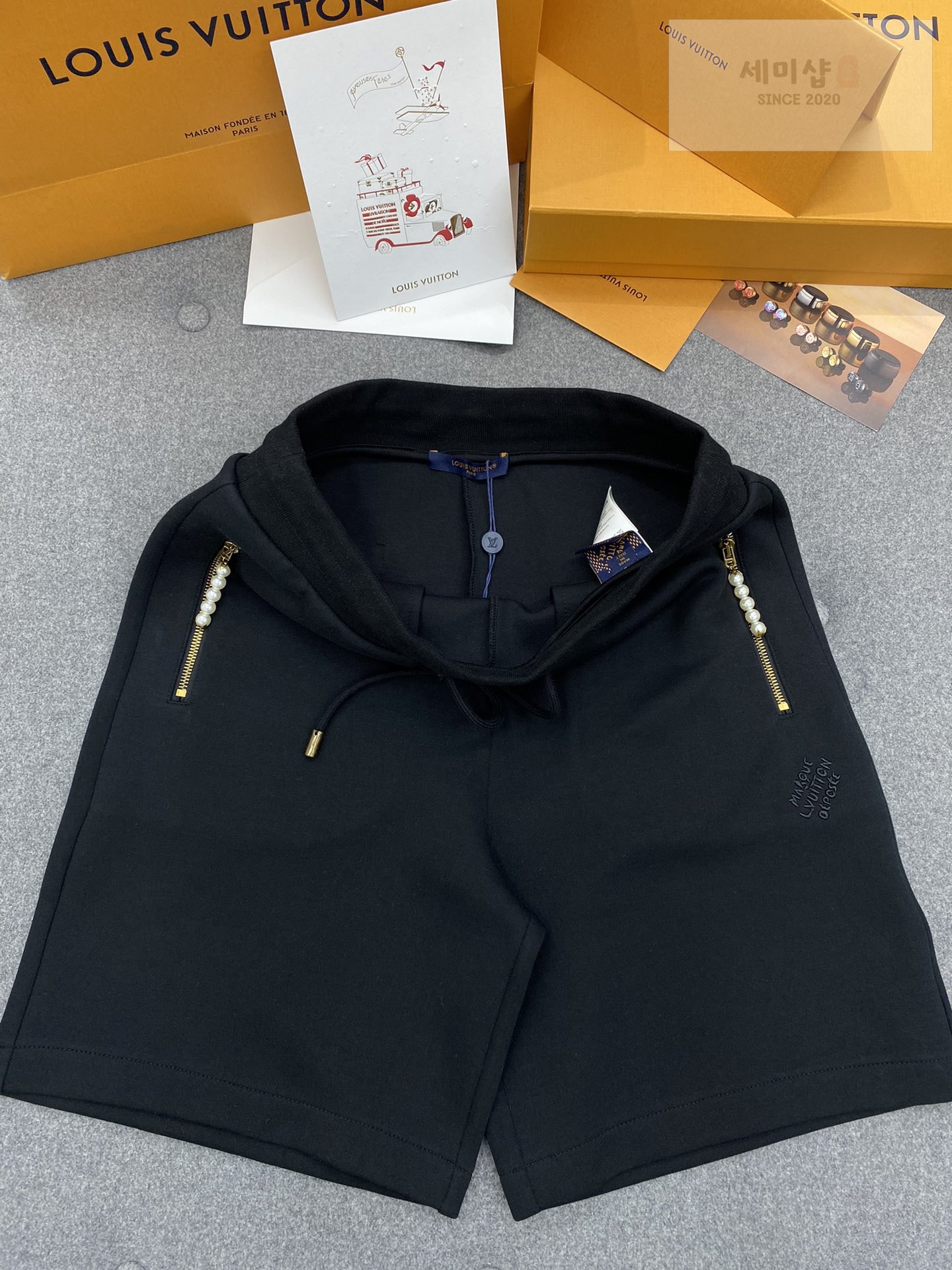 Louis Vuitton 루이비통 24SS 포켓 지퍼 진주 장식 톤온톤 자수 코튼 저지 쇼츠 레플리카 17번 이미지 - 의류 | 세미샵 레플리카 사이트