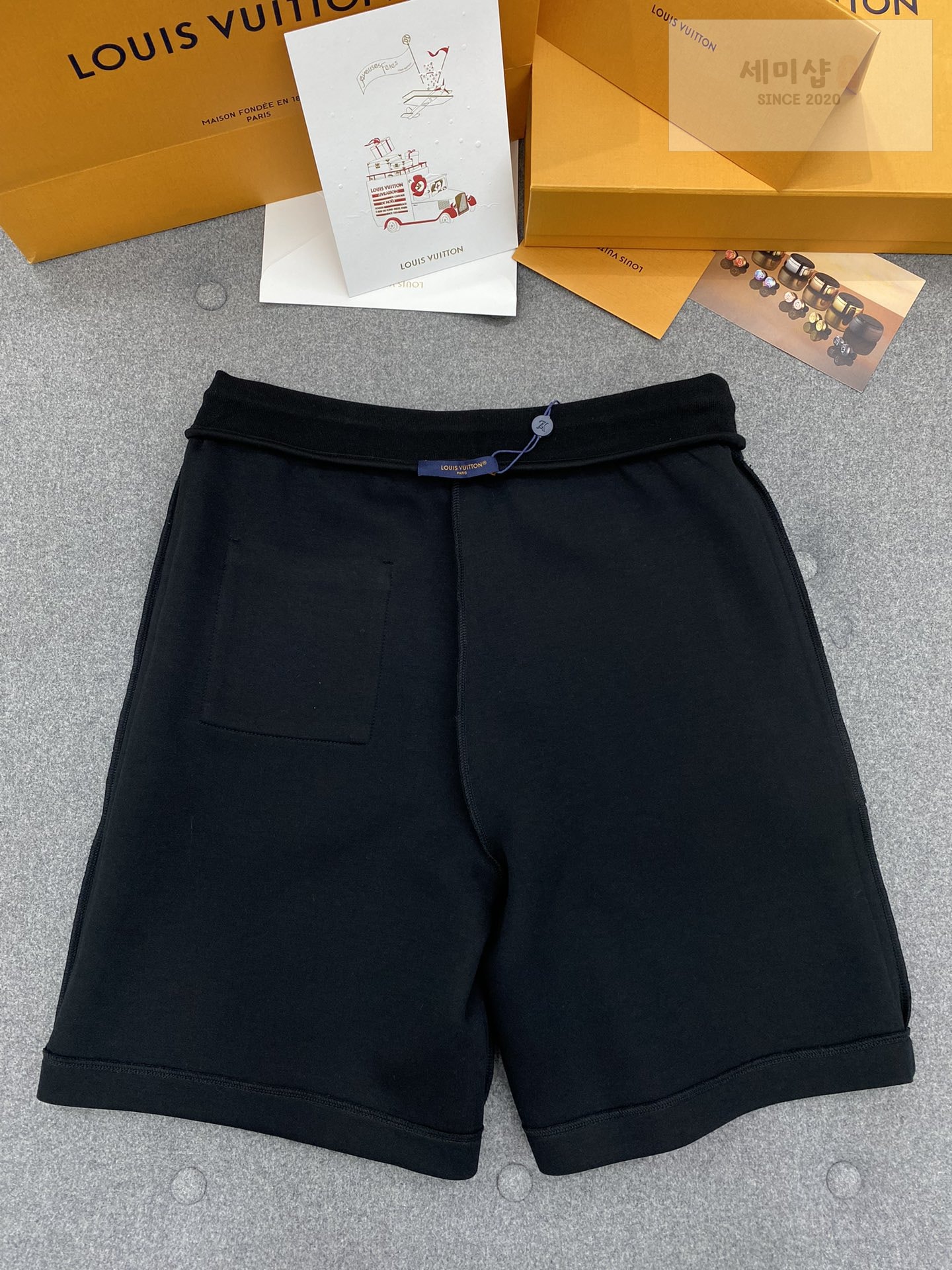 Louis Vuitton 루이비통 24SS 포켓 지퍼 진주 장식 톤온톤 자수 코튼 저지 쇼츠 레플리카 9번 이미지 - 의류 | 세미샵 레플리카 사이트