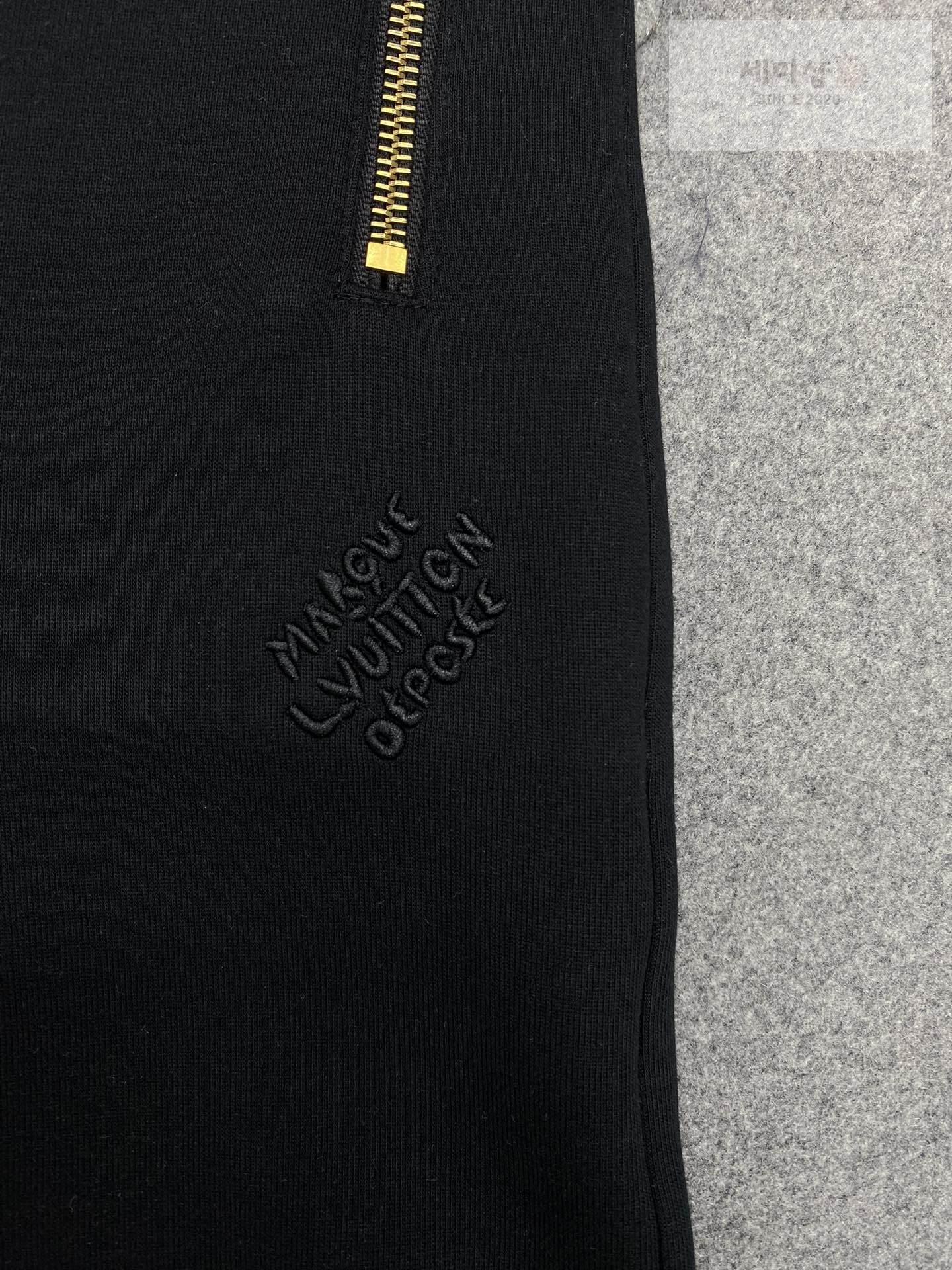 Louis Vuitton 루이비통 24SS 포켓 지퍼 진주 장식 톤온톤 자수 코튼 저지 쇼츠 레플리카 14번 이미지 - 의류 | 세미샵 레플리카 사이트