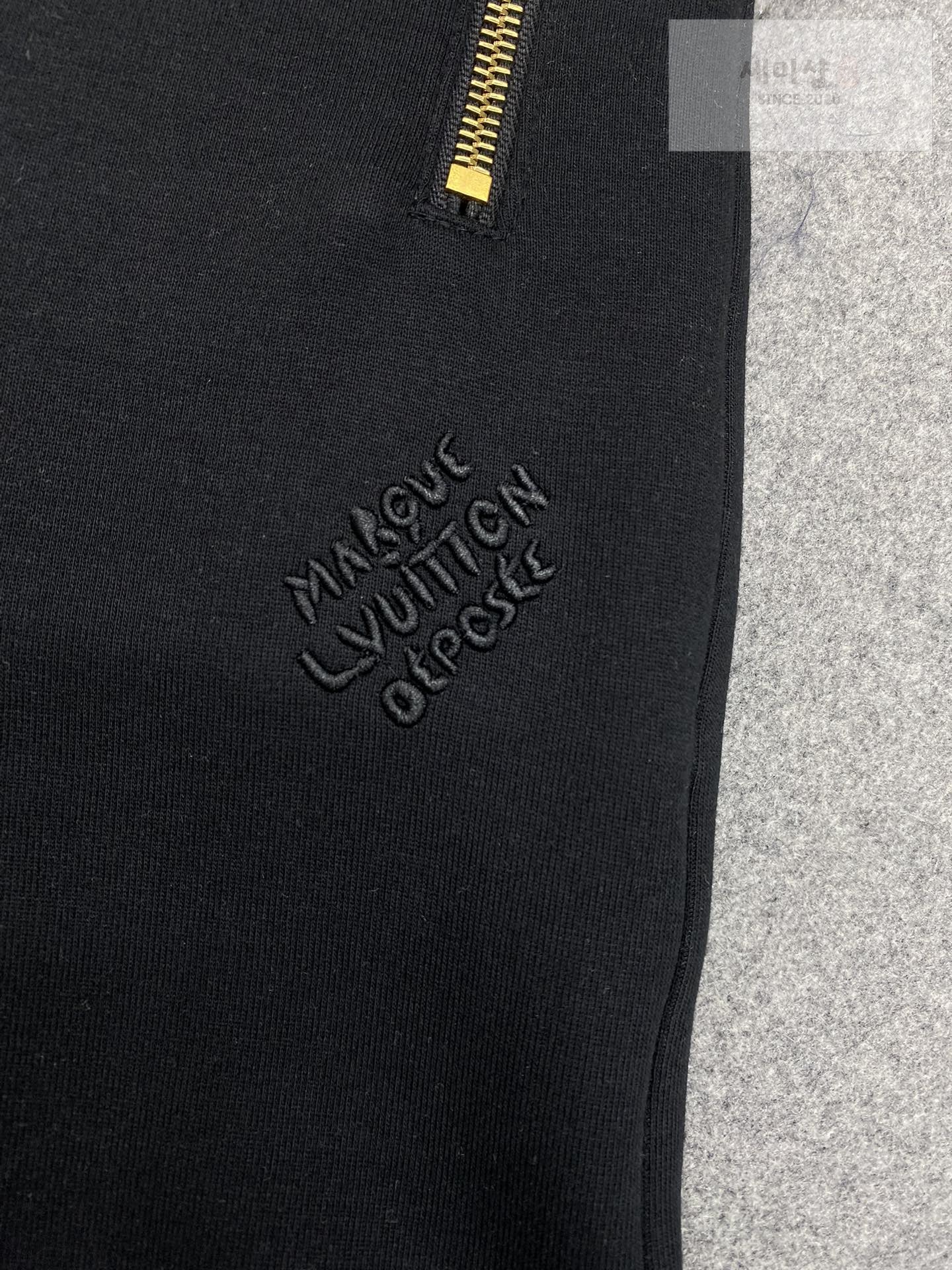 Louis Vuitton 루이비통 24SS 포켓 지퍼 진주 장식 톤온톤 자수 코튼 저지 쇼츠 레플리카 18번 이미지 - 의류 | 세미샵 레플리카 사이트