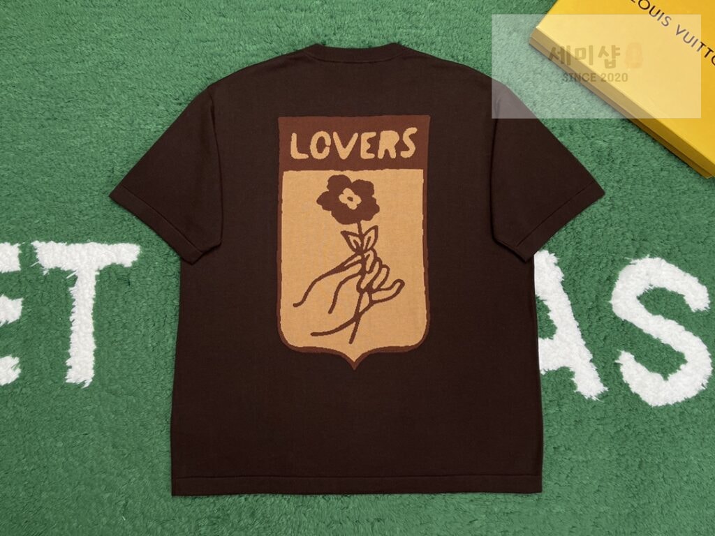 Louis Vuitton 루이비통 24SS LV 로고 트렁크 니트 반팔티셔츠 브라운 의류 4번 이미지