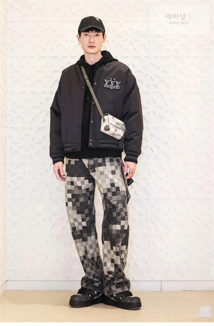 Louis Vuitton 루이비통 25SS 다미에 블랙 데님 팬츠 의류 15번 이미지