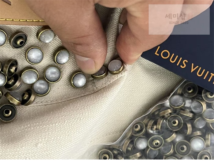 Louis Vuitton 루이비통 25SS 실크 블렌드 숏 슬리브드 셔츠 남방 의류 15번 이미지