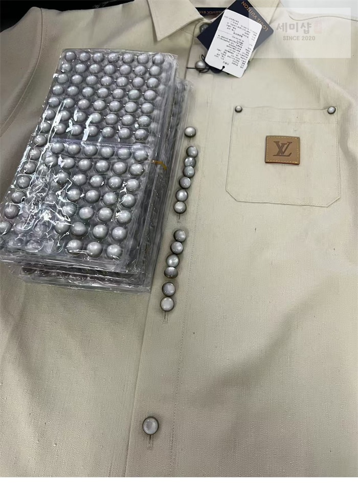 Louis Vuitton 루이비통 25SS 실크 블렌드 숏 슬리브드 셔츠 남방 의류 19번 이미지