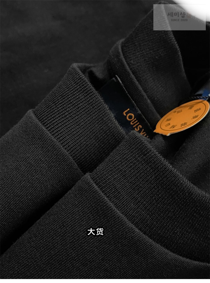 Louis Vuitton 루이비통 25SS 이리데슨트 LV 남성 반팔 티셔츠 레플리카 7번 이미지 - 의류 | 세미샵 레플리카 사이트