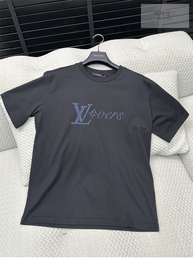 Louis Vuitton 루이비통 25SS 이리데슨트 LV 남성 반팔 티셔츠 레플리카 11번 이미지 - 의류 | 세미샵 레플리카 사이트