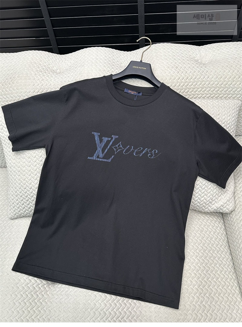 Louis Vuitton 루이비통 25SS 이리데슨트 LV 남성 반팔 티셔츠 레플리카 12번 이미지 - 의류 | 세미샵 레플리카 사이트
