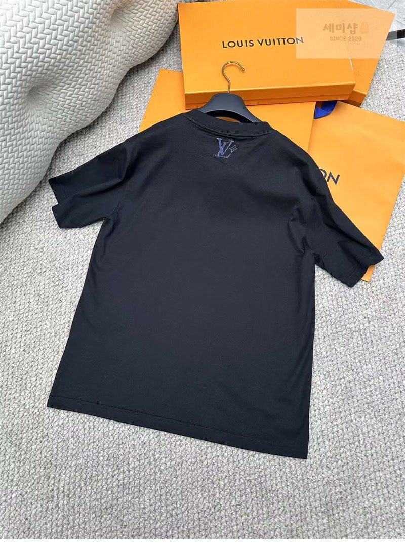 Louis Vuitton 루이비통 25SS 이리데슨트 LV 남성 반팔 티셔츠 레플리카 13번 이미지 - 의류 | 세미샵 레플리카 사이트