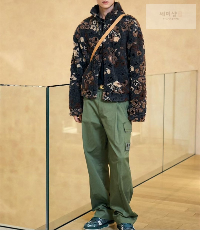Louis Vuitton 루이비통 3D 포켓 카고 팬츠 의류 11번 이미지