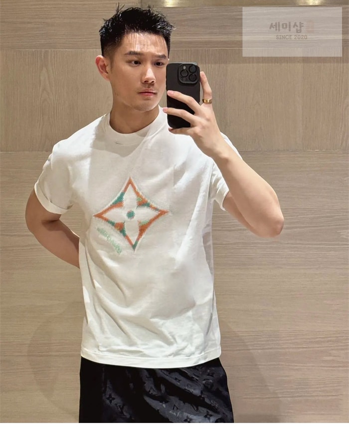 Louis Vuitton 루이비통 3D 플라워 모노그램 반팔 티셔츠 레플리카 3번 이미지 - 의류 | 세미샵 레플리카 사이트