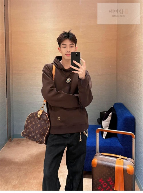Louis Vuitton 루이비통 LV드로스트링 엠벨리시드 코튼 후디 의류 9번 이미지