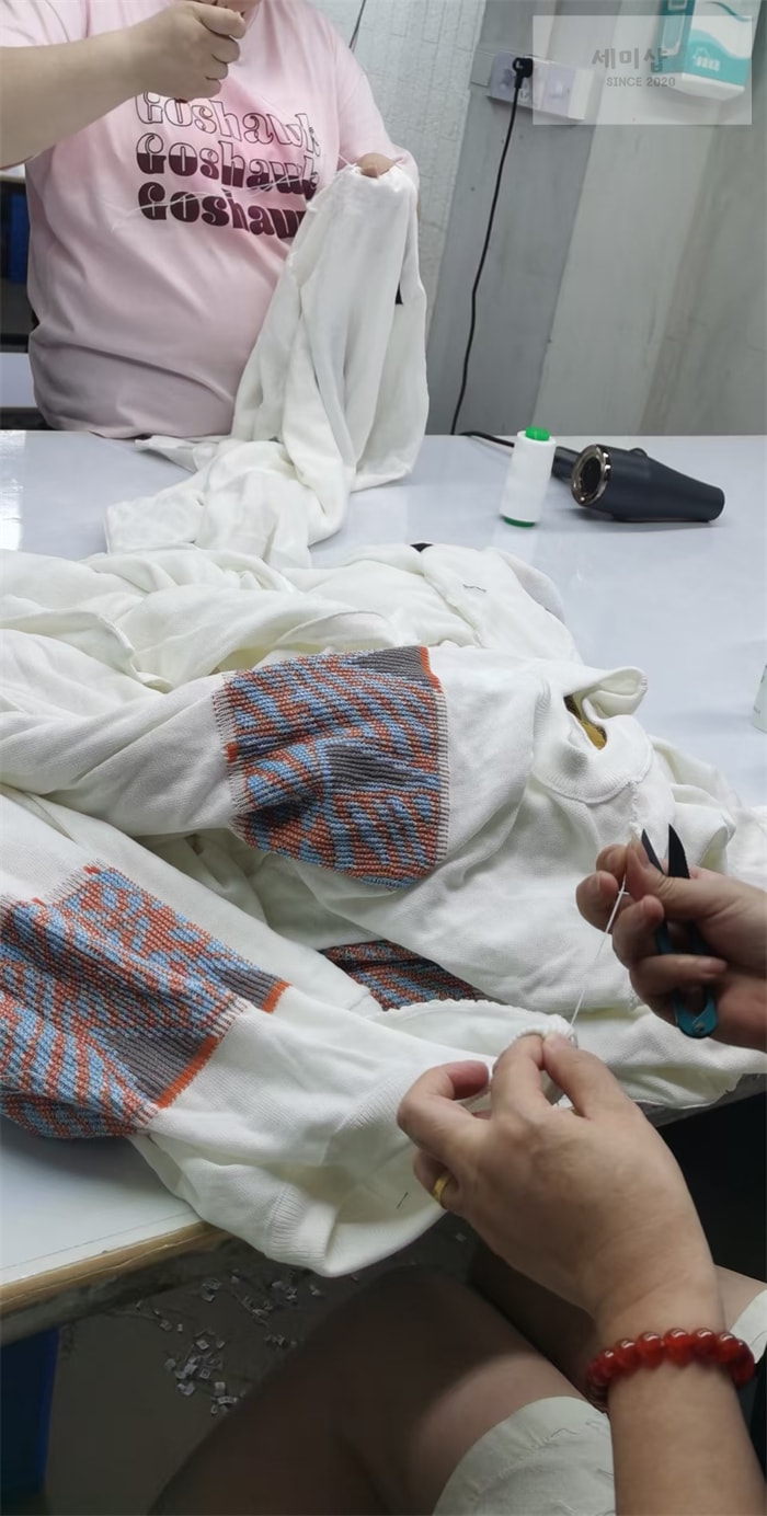 Louis Vuitton 루이비통 LVM 자카드 반팔 니트 의류 24번 이미지