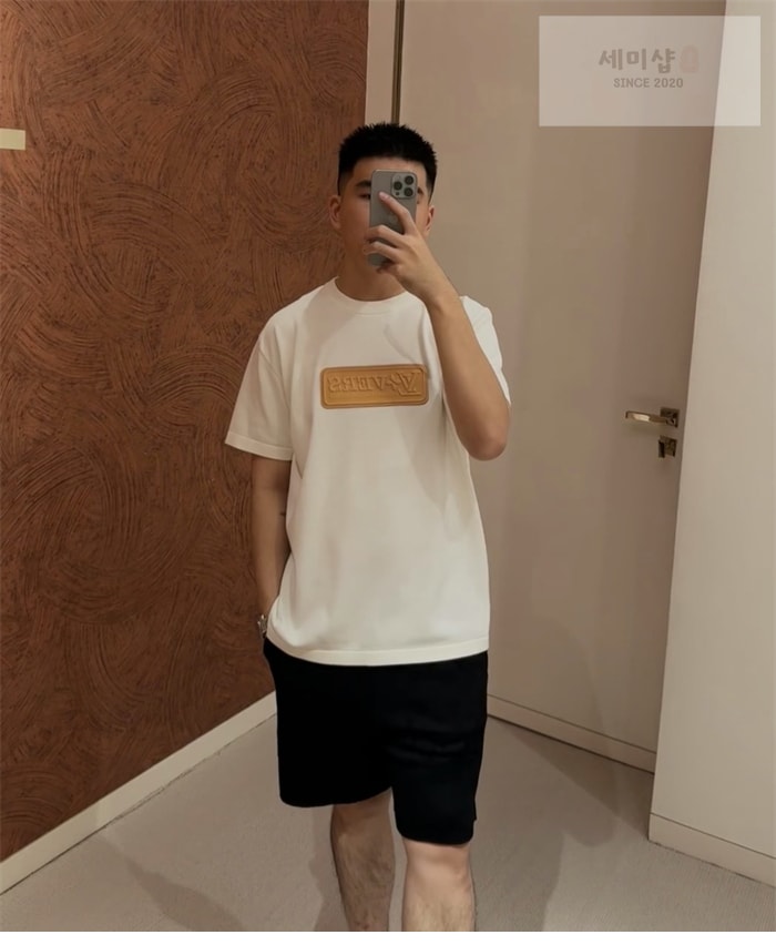 Louis Vuitton 루이비통 LV 러버스 VVN 패치 반팔 티셔츠 의류 6번 이미지