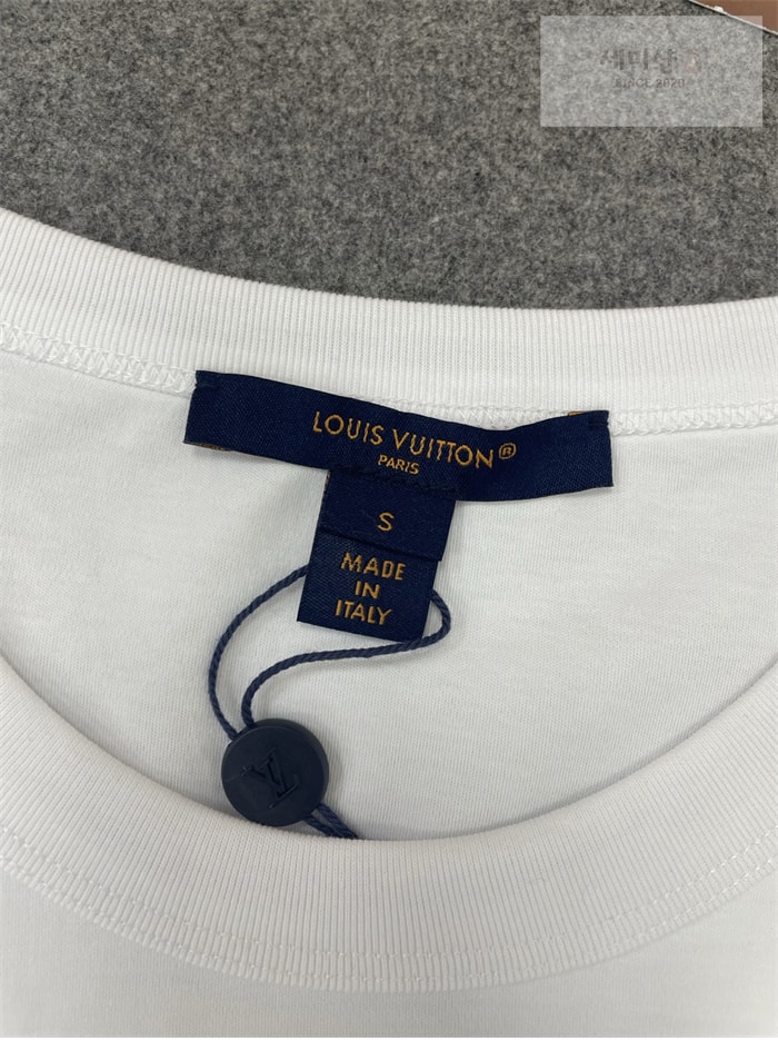 Louis Vuitton 루이비통 LV 스템프 코튼 반팔 티셔츠 의류 12번 이미지