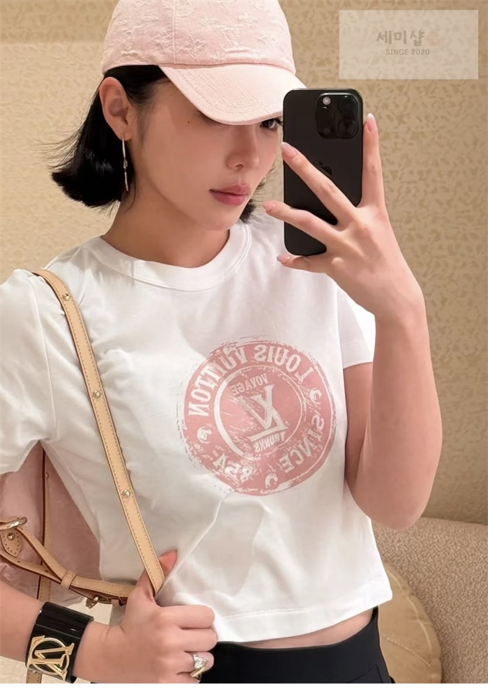 Louis Vuitton 루이비통 LV 스템프 크롭 탑 의류 3번 이미지