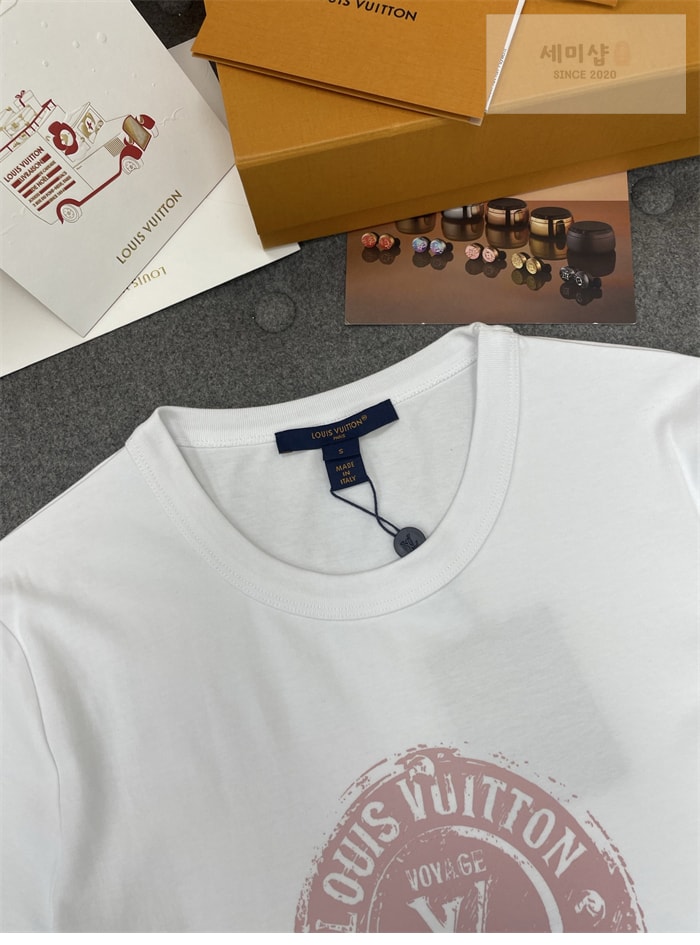 Louis Vuitton 루이비통 LV 스템프 크롭 탑 의류 12번 이미지