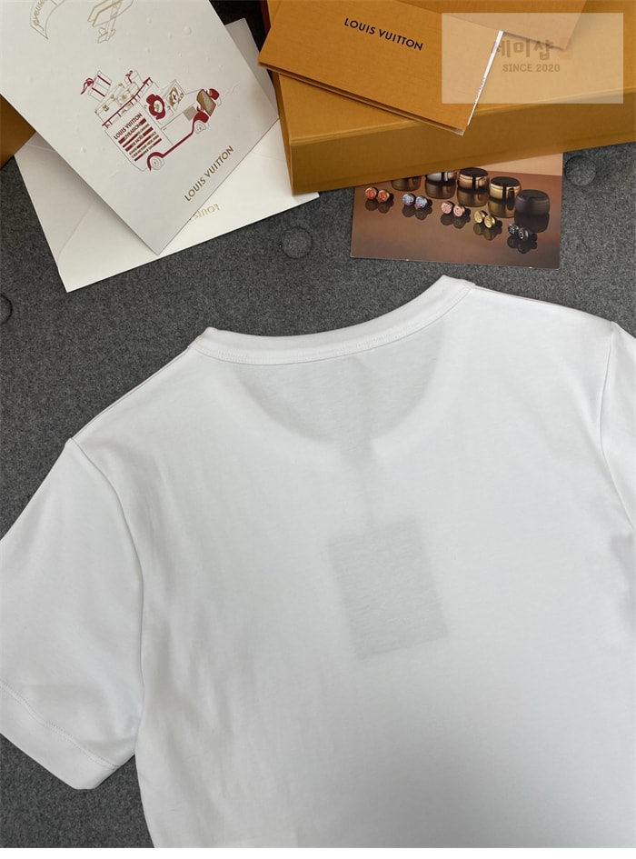 Louis Vuitton 루이비통 LV 스템프 크롭 탑 의류 15번 이미지