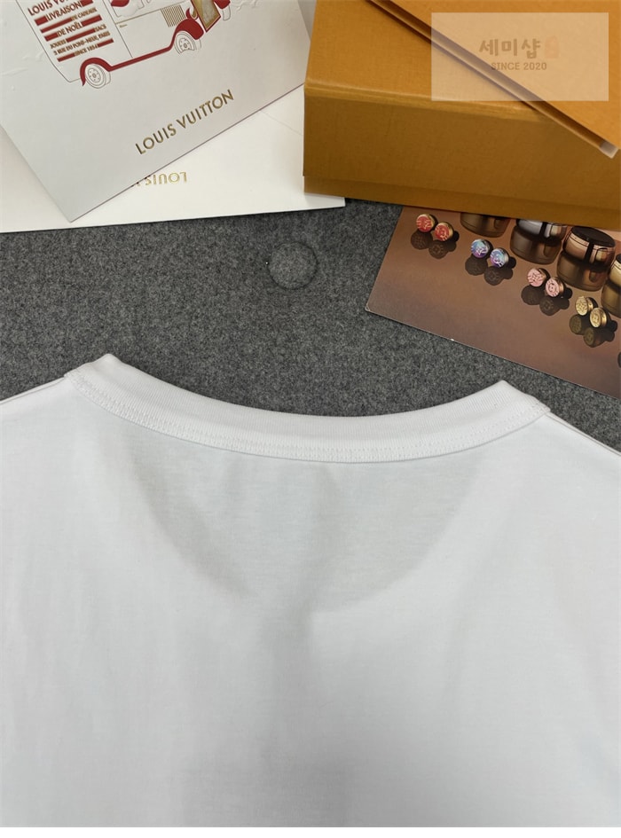Louis Vuitton 루이비통 LV 스템프 크롭 탑 의류 16번 이미지