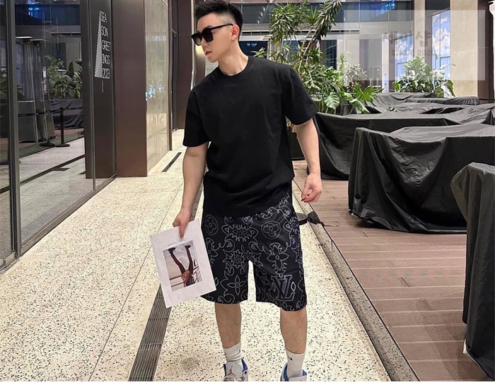 Louis Vuitton 루이비통 LV 아라베스크 모노그램 프린트 슬리브드 실크 반바지 의류 2번 이미지