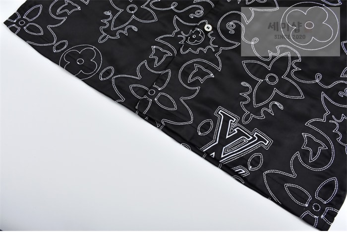 Louis Vuitton 루이비통 LV 아라베스크 모노그램 프린트 슬리브드 실크 셔츠 의류 11번 이미지
