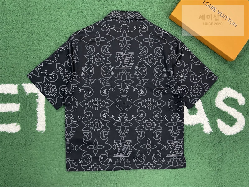Louis Vuitton 루이비통 LV 아라베스크 프린티드 숏 슬리브드 실크 셔츠 의류 4번 이미지