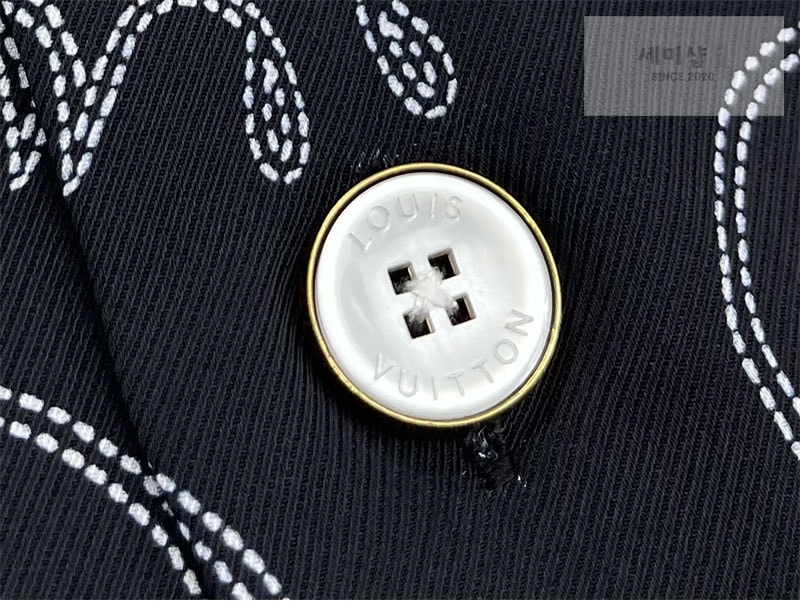 Louis Vuitton 루이비통 LV 아라베스크 프린티드 숏 슬리브드 실크 셔츠 의류 8번 이미지