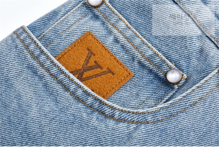 Louis Vuitton 루이비통 LV 패치 데님 반바지 의류 6번 이미지