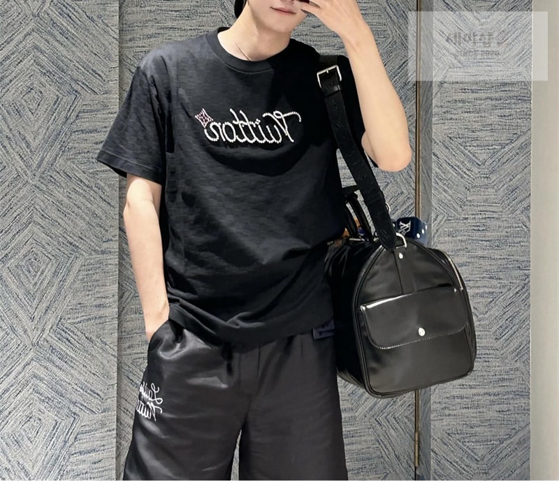 Louis Vuitton 루이비통 LV 플라워 시그니처 엠벨리시드 반팔 티셔츠 의류 3번 이미지
