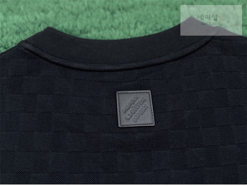 Louis Vuitton 루이비통 LV 플라워 시그니처 엠벨리시드 반팔 티셔츠 의류 8번 이미지