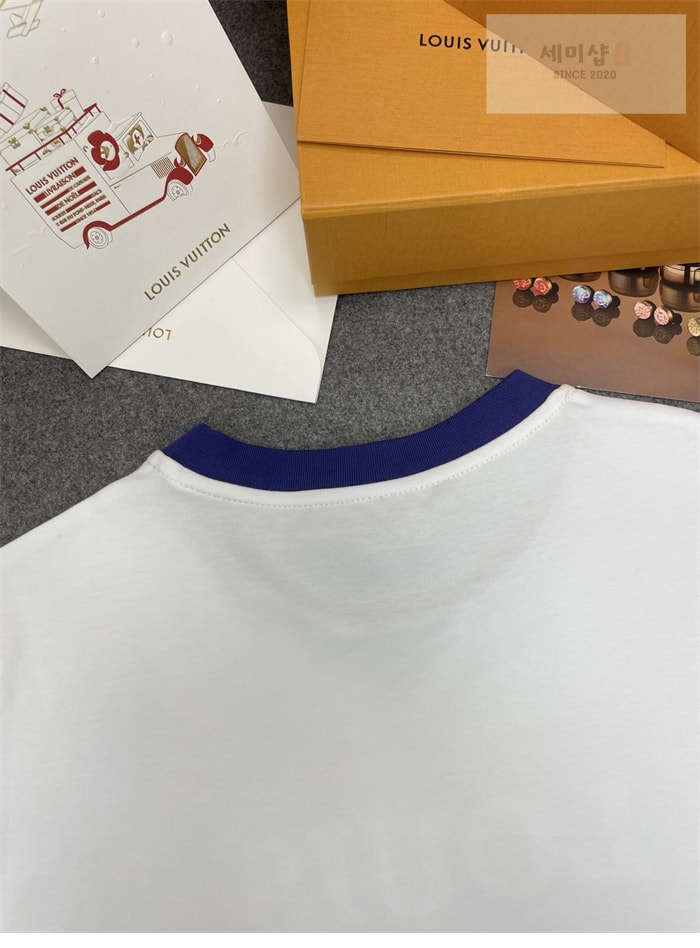 Louis Vuitton 루이비통 Louis 4 Vuitton 크루넥 체인 반팔 티셔츠 의류 12번 이미지