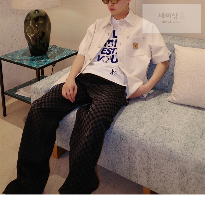 Louis Vuitton 루이비통 VVN 라벨 실크 블렌드 쇼트 슬리브드 셔츠 의류 2번 이미지