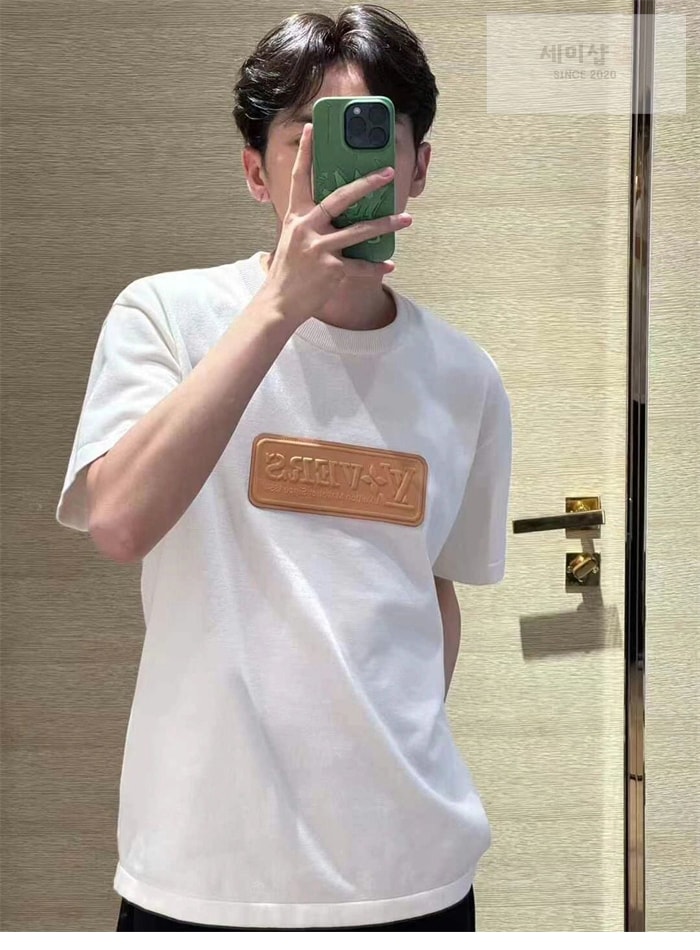 Louis Vuitton 루이비통 VVN 패치 반팔 티셔츠 의류 2번 이미지