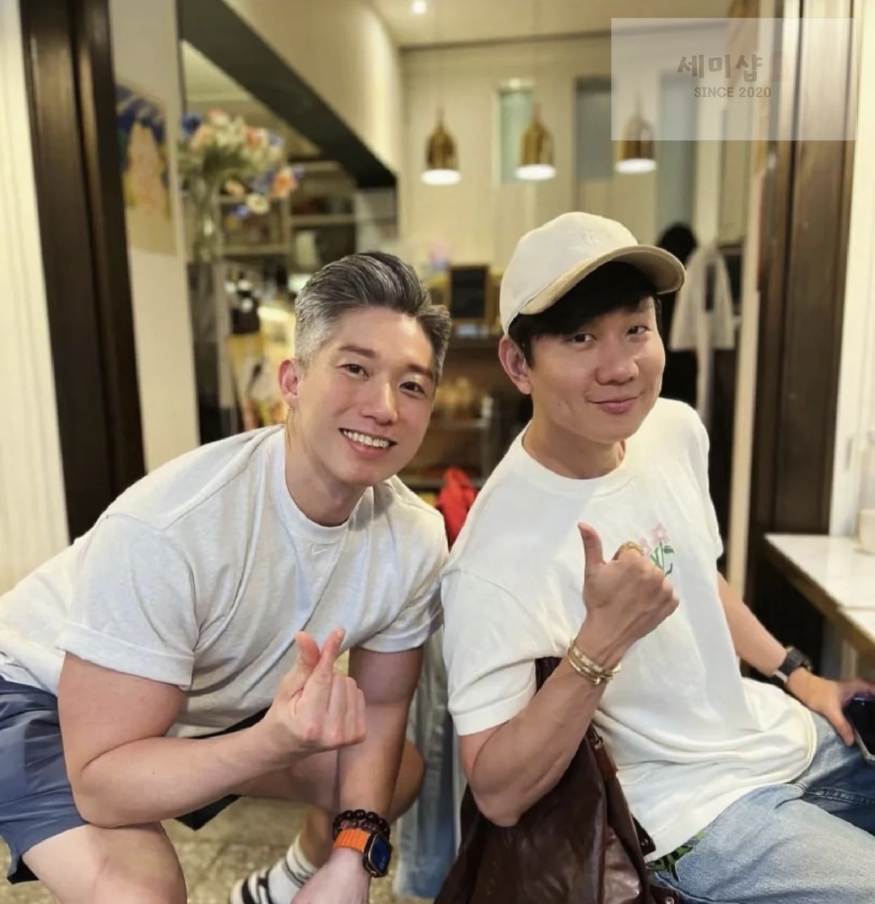Louis Vuitton 루이비통 X 타일러 블루밍 LV 인따르시아 시그니처 니트 크루넥 반팔 티셔츠 의류 5번 이미지