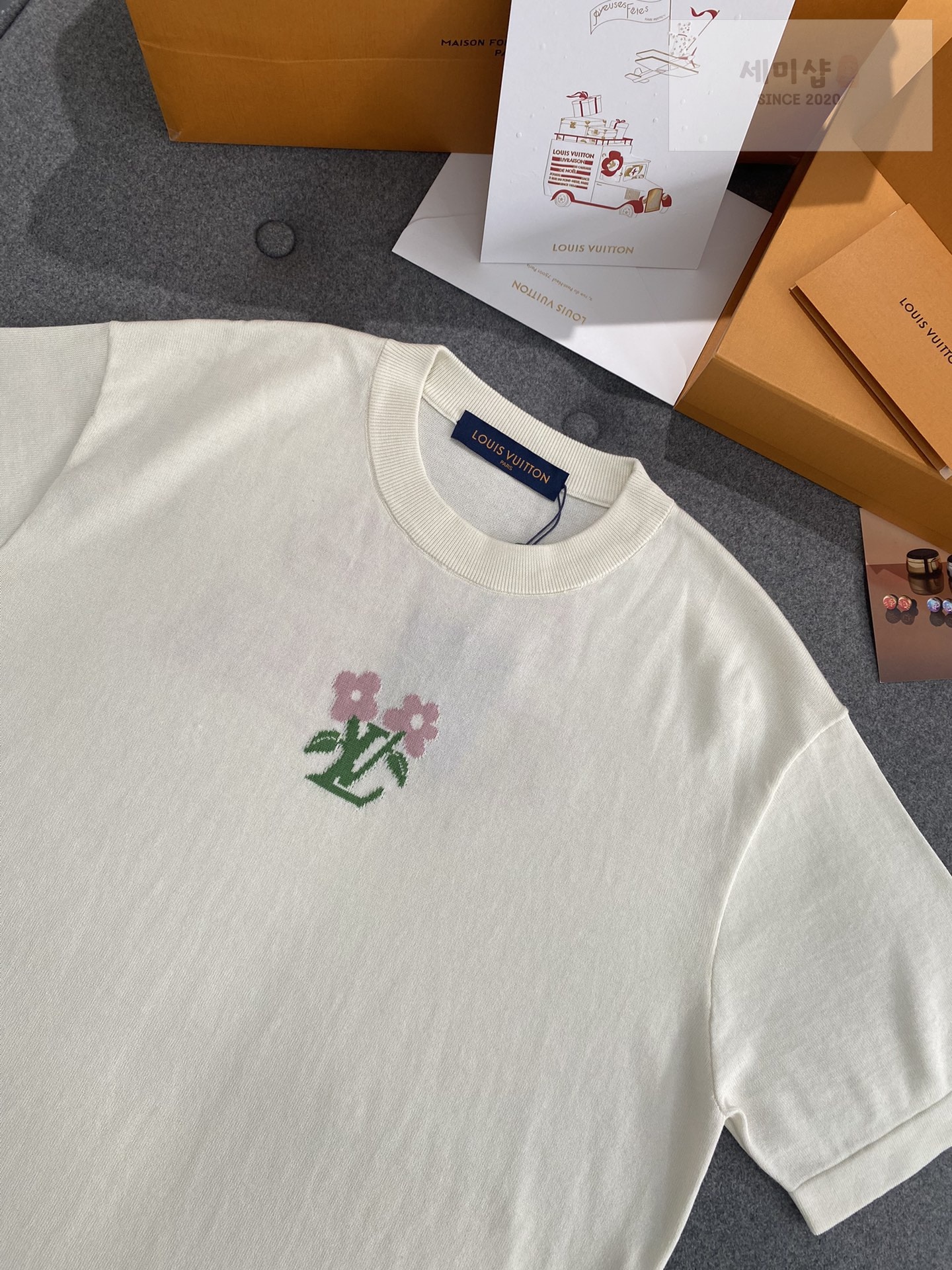 Louis Vuitton 루이비통 X 타일러 블루밍 LV 인따르시아 시그니처 니트 크루넥 반팔 티셔츠 의류 7번 이미지