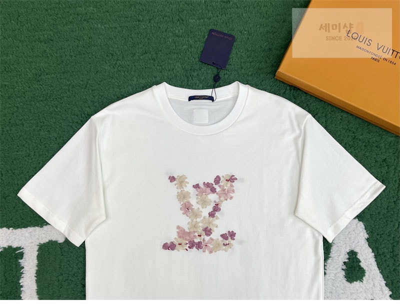 Louis Vuitton 루이비통 x 니고 벚나무 LV 블라썸 엠브로이더드 티셔츠 의류 12번 이미지