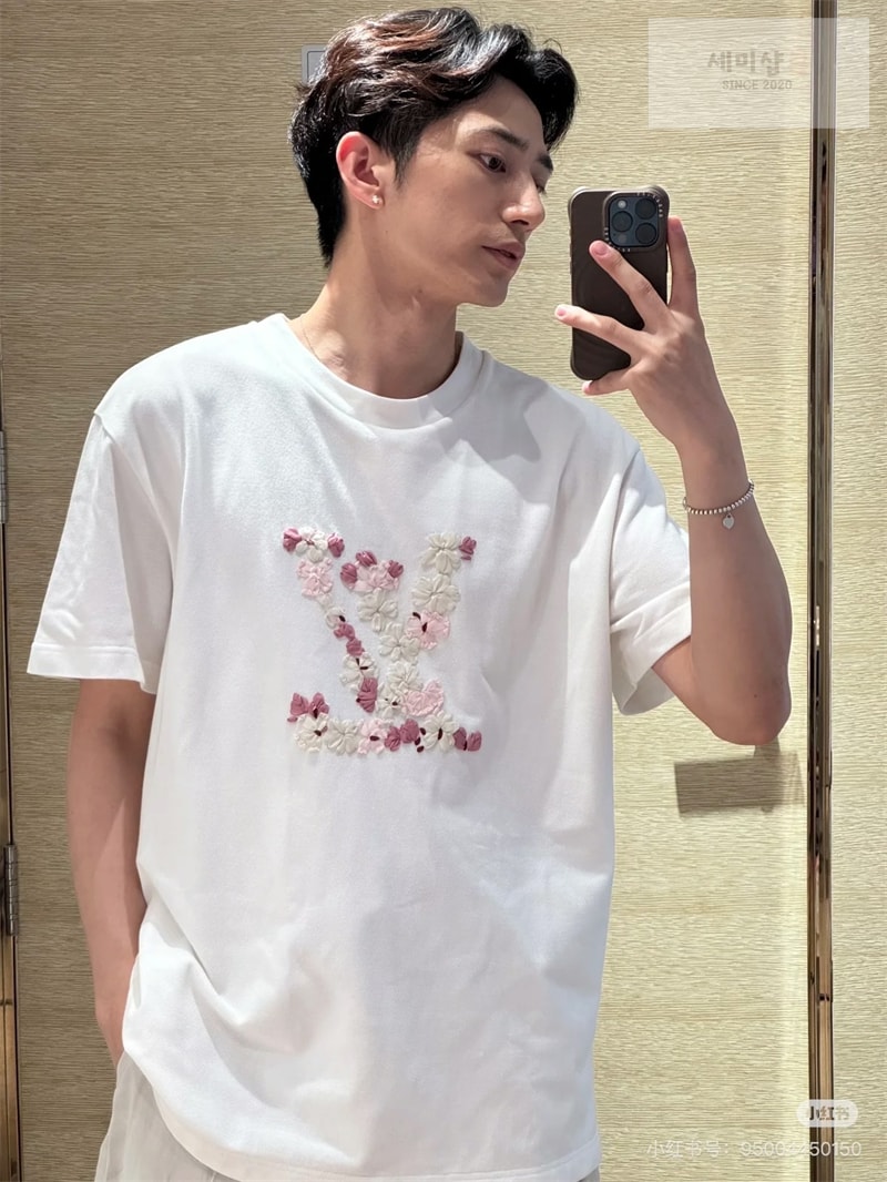 Louis Vuitton 루이비통 x 니고 벚나무 LV 블라썸 엠브로이더드 티셔츠 레플리카 1번 이미지 - 의류 | 세미샵 레플리카 사이트