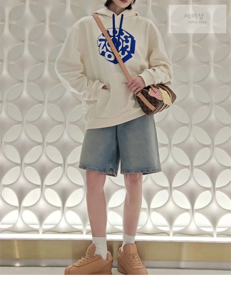 루이비통 루이비통 x 니고 프린티드 시그니처 후디 의류 12번 이미지