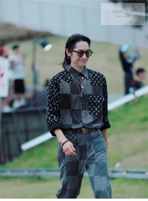 Louis Vuitton 루이비통 x 니고 MNGM 자이언트 모노그램 셔츠 의류 15번 이미지