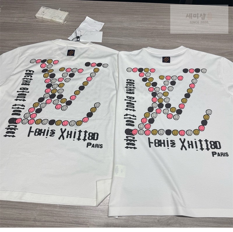 Louis Vuitton 루이비통 x CPFM 모노그램 스마일 반팔 티셔츠 의류 19번 이미지