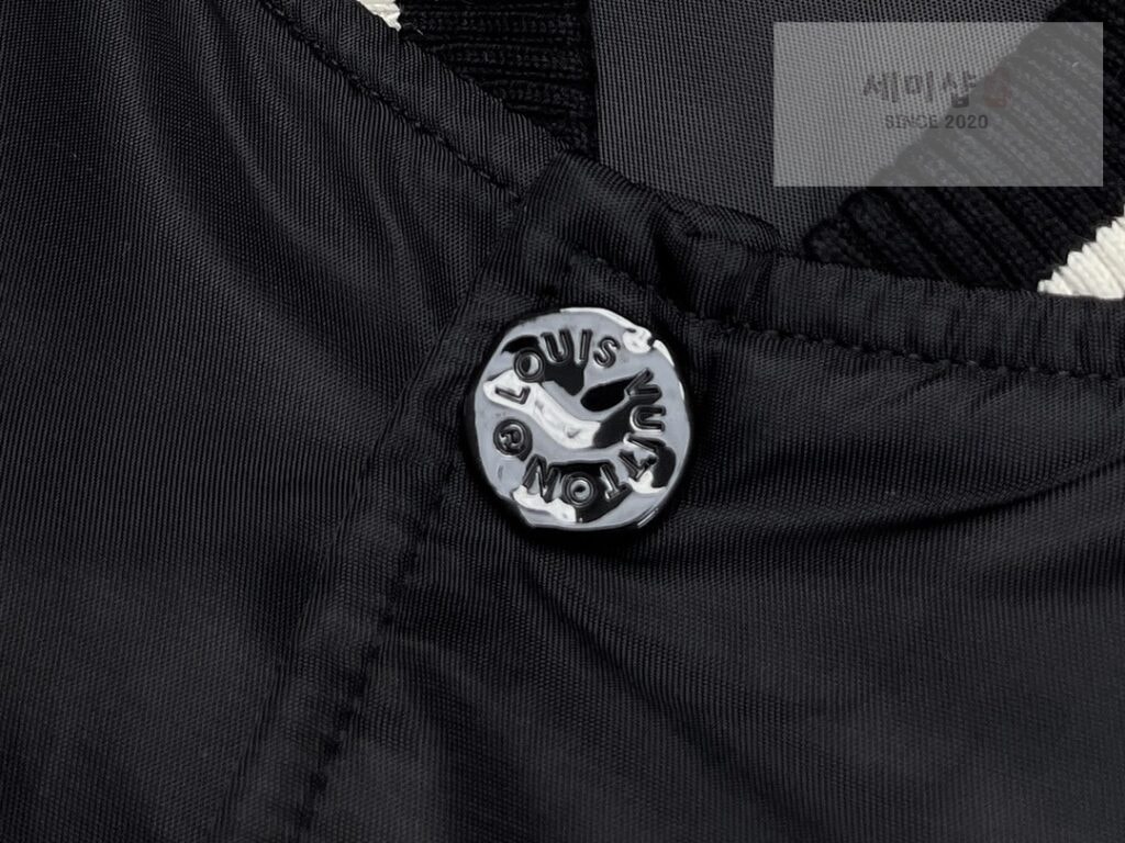 Louis Vuitton 24SS루이비통 엠브로이더드 나일론 베이스볼 블루종 점퍼 블랙 의류 7번 이미지