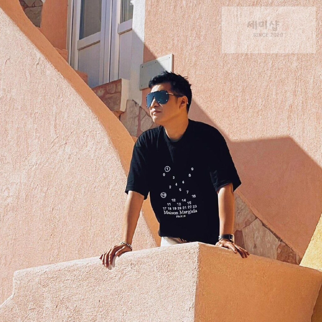 Maison Margiela 마르지엘라 24SS 뉴메릭 로고 반팔 티셔츠 블랙 레플리카 3번 이미지 - 의류 | 세미샵 레플리카 사이트